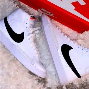▪️NIKE BLAZER MID